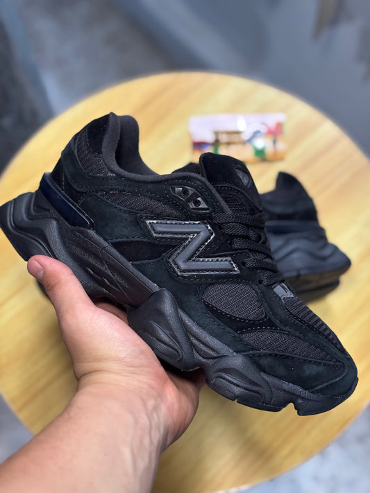 New Balance 9060 Black (Negros)