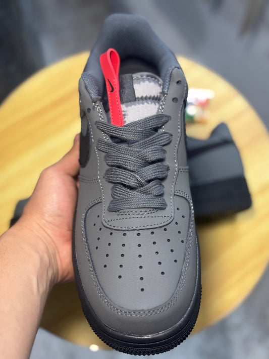 Nike Air Force One “Carbón”